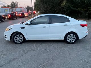 2015 Kia Rio III Рестайлинг, белый, 1550000 рублей, вид 5