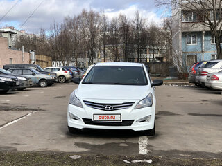 2015 Hyundai Solaris I Рестайлинг, белый, 870000 рублей, вид 2