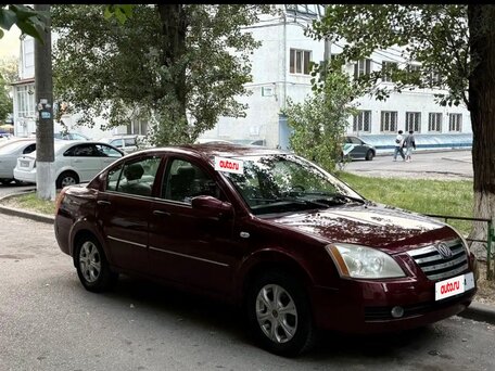2009 Vortex Estina I, красный, 230000 рублей, вид 3