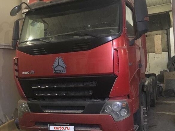 2012 Sinotruk Howo 6X4, красный