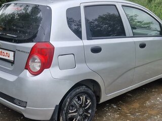 2010 Chevrolet Aveo I Рестайлинг, серебристый, 490000 рублей, вид 1