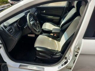 2015 Kia Rio III Рестайлинг, белый, 770000 рублей, вид 3