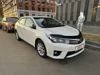 2013 Toyota Corolla XI (E160, E170, E180), белый, 1650000 рублей, вид 1
