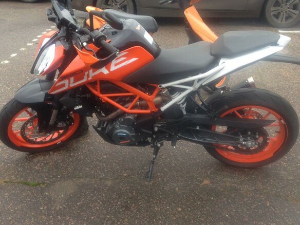 2017 KTM 390 Duke, красный