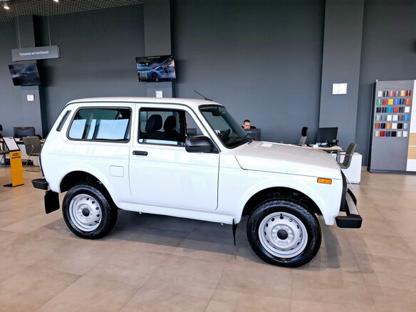 2024 Lada (ВАЗ) Niva Legend I, белый, 1079000 рублей - вид 1