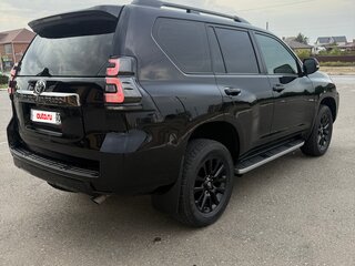 2021 Toyota Land Cruiser Prado 150 Series Рестайлинг 3, чёрный, 7900000 рублей, вид 4