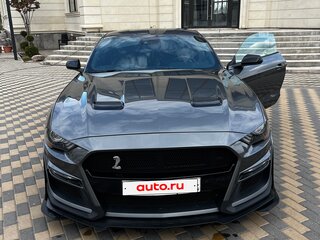 2021 Ford Mustang VI Рестайлинг, серебристый, 3700000 рублей, вид 3
