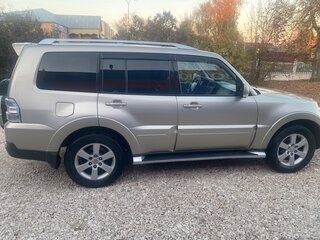 2007 Mitsubishi Pajero IV, бежевый, 1600000 рублей, вид 2