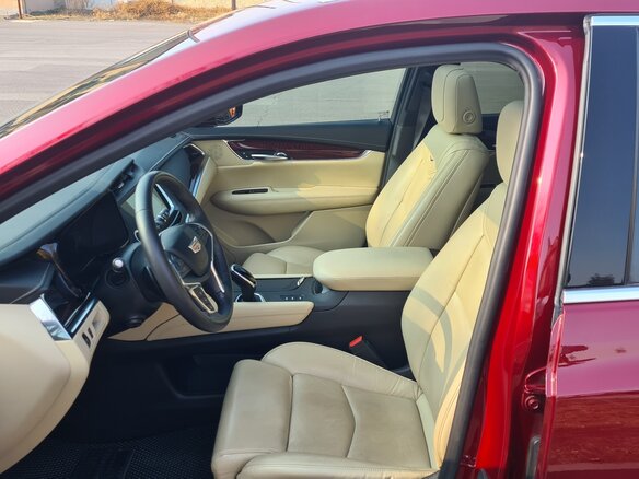 2016 Cadillac XT5 I, красный, 2100000 рублей - вид 6