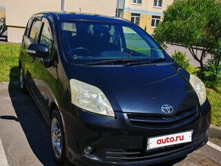 2010 Toyota Passo Sette, синий, 590000 рублей, вид 2
