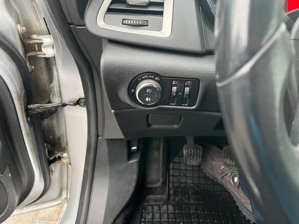 2010 Opel Astra J, серебристый, 640000 рублей - вид 12