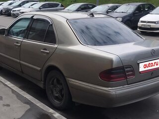 2000 Mercedes-Benz E-Класс 220 II (W210, S210) Рестайлинг, серый, 320000 рублей, вид 5