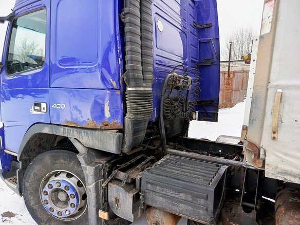 2010 Volvo FM, синий, 2500000 рублей - вид 10