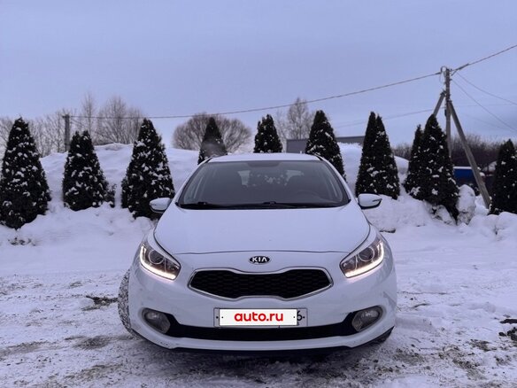 2013 Kia Ceed II, белый, 1500000 рублей - вид 1
