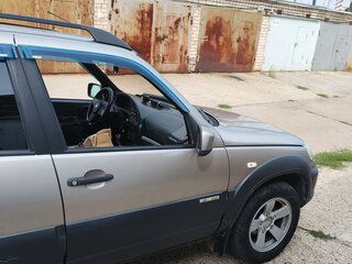 2016 Chevrolet Niva I Рестайлинг, серый, 630000 рублей, вид 4