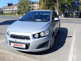 2014 Chevrolet Aveo II, серебристый, 600000 рублей, вид 2