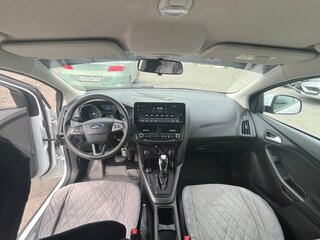 2017 Ford Focus III Рестайлинг, белый, 1100000 рублей, вид 5