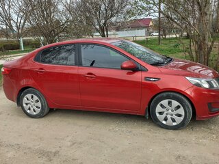 2013 Kia Rio III, красный, 900000 рублей, вид 2