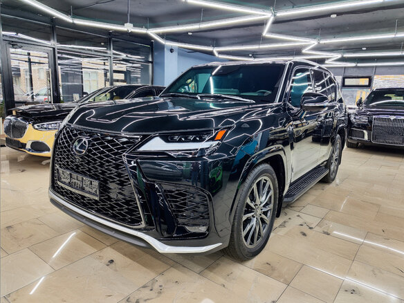 2022 Lexus LX 600 IV, чёрный - вид 1