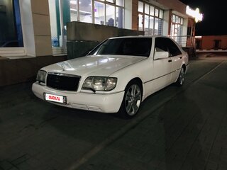 1992 Mercedes-Benz S-Класс 300 III (W140), белый, 700000 рублей, вид 3