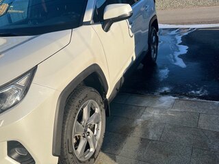 2021 Toyota RAV4 V (XA50), белый, 3700000 рублей, вид 4