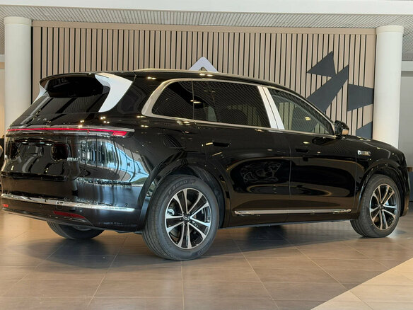 2026 Aito M7 53.4 kWh II, чёрный, 8600000 рублей - вид 1
