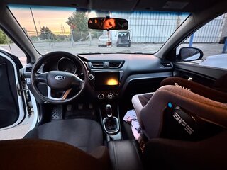 2013 Kia Rio III, белый, 680000 рублей, вид 5