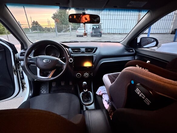 2013 Kia Rio III, белый, 680000 рублей - вид 4
