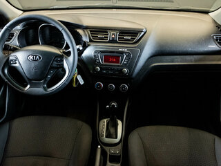 2015 Kia Rio III Рестайлинг, белый, 999000 рублей, вид 5