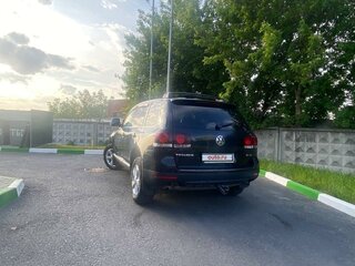2008 Volkswagen Touareg I Рестайлинг, чёрный, 1800000 рублей, вид 4