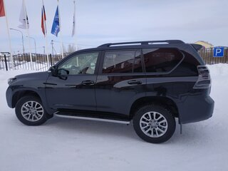 2017 Toyota Land Cruiser Prado 150 Series Рестайлинг 1, чёрный, 5000000 рублей, вид 5
