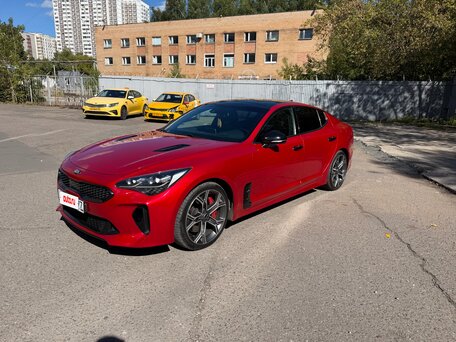 2019 Kia Stinger I, красный, 2800000 рублей, вид 1