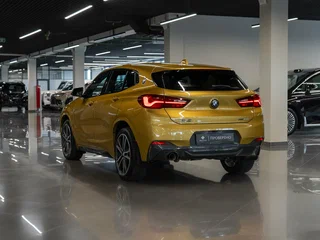 2020 BMW X2 xDrive18d I (F39), золотистый, 3310000 рублей, вид 5