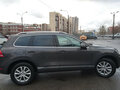 2011 Volkswagen Touareg II, серый - вид 2