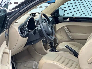 2014 Volkswagen Beetle II (A5), чёрный, 1000017 рублей, вид 4