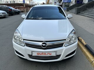 2010 Opel Astra H Рестайлинг, белый, 699000 рублей, вид 2