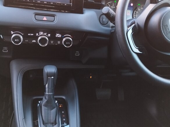 2021 Honda Vezel II, чёрный, 2400000 рублей - вид 12