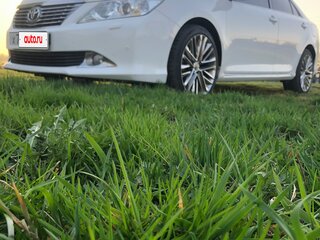 2012 Toyota Camry VII (XV50), белый, 1630000 рублей, вид 3