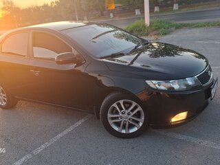 2011 Kia Cerato 6-speed II, чёрный, 800000 рублей, вид 3