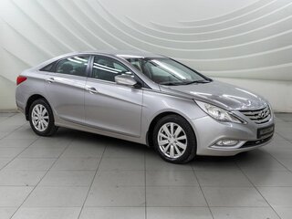 Hyundai Sonata VI (YF)