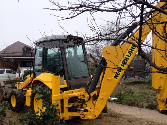 2007 New Holland B110B, жёлтый, 3699999 рублей - вид 3
