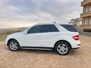 2009 Mercedes-Benz M-Класс 350 II (W164) Рестайлинг, белый, 2000000 рублей, вид 4