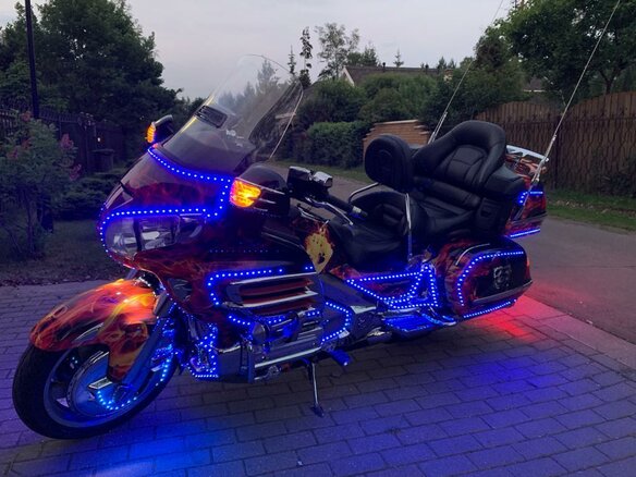 2004 Honda GL 1800 Gold Wing, красный - вид 2