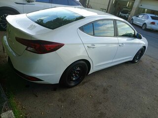 2019 Hyundai Elantra VI (AD) Рестайлинг, белый, 850000 рублей, вид 4
