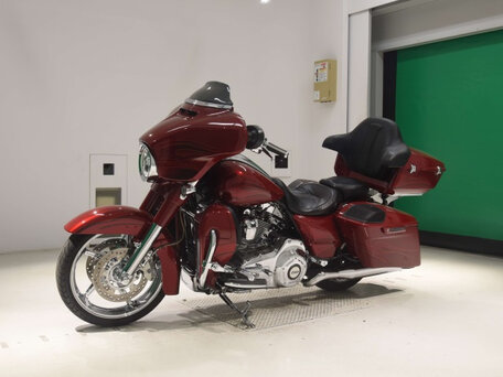 2016 Harley-Davidson Street Glide, красный, 1800000 рублей, вид 3