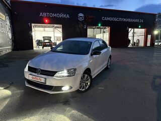 2013 Volkswagen Jetta VI, белый, 900000 рублей, вид 2