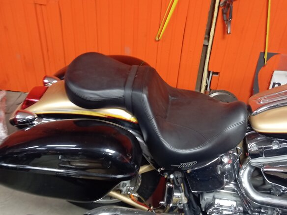 2003 Harley-Davidson CVO, золотистый, 1270000 рублей - вид 26