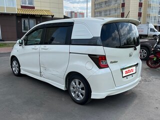 2010 Honda Freed Spike I Рестайлинг, белый, 1000000 рублей, вид 5