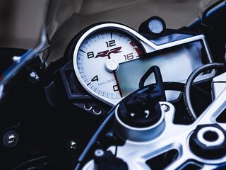 2018 BMW S 1000 RR, белый, 1380000 рублей, вид 2