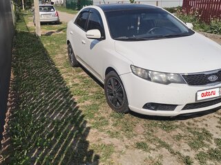 2010 Kia Cerato 6-speed II, белый, 750000 рублей, вид 2